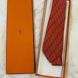 Hermes Silk Mens Tie with Box - Red Orange print - like new condition